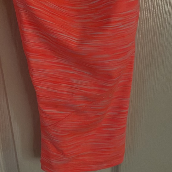 NWOT old navy crop orange with white striped elevate leggings - Picture 5 of 6